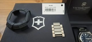 Reloj Victorinox I.N.O.X. Automático Negro