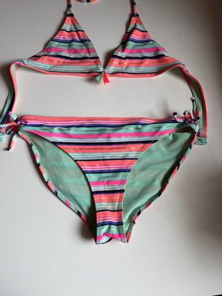 Bikini de rayas multicolor