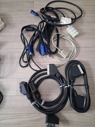 Lote de Cables y Adaptadores
