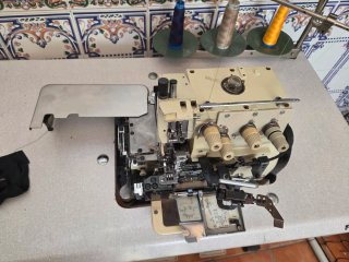 Remalladora industr. Yamato AZ6505H con Fruncidor.