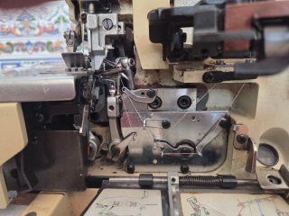 Remalladora industr. Yamato AZ6505H con Fruncidor.
