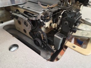 Remalladora industr. Yamato AZ6505H con Fruncidor.