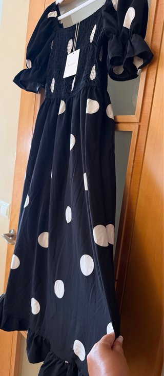 Vestido midi lunares blanco y negro