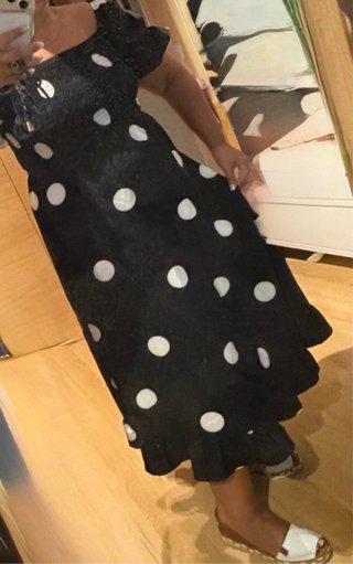 Vestido midi lunares blanco y negro
