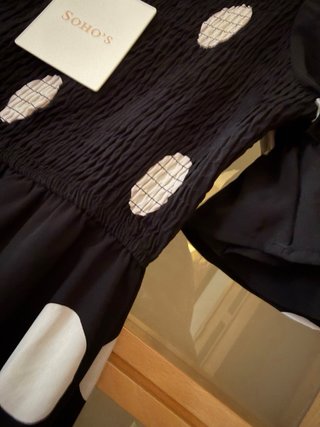 Vestido midi lunares blanco y negro