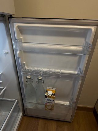 Frigorífico Nevera Hisense congelador alto 143cm