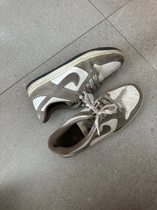 Nike Marrones y Blancas Usadas