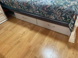 Cama, mesilla y zapatero