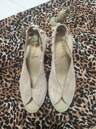 Sandalias Vidorreta Ante Hechas en España.