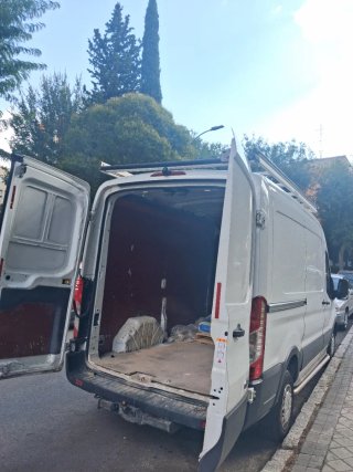Hola, ofrezco serivico de transporte y mudanza.
