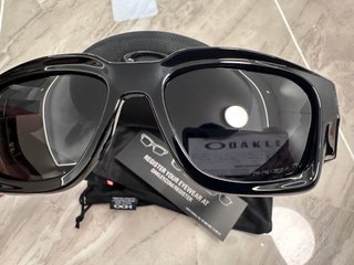 Gafas de sol Oakley negras