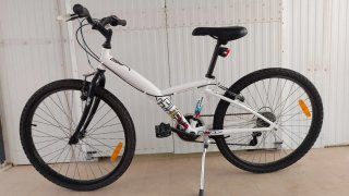 Bicicleta infantil Btwin Poply 300 de color blanco