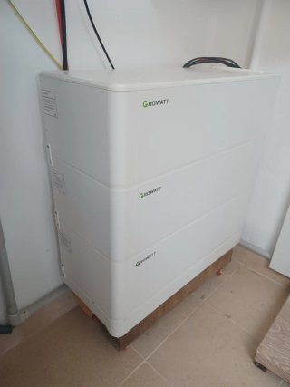 Inversor y baterías litio solar Growatt