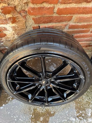 Llantas Japan Racing JR37 18”