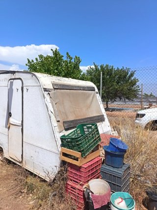 Caravana Adria para restaurar