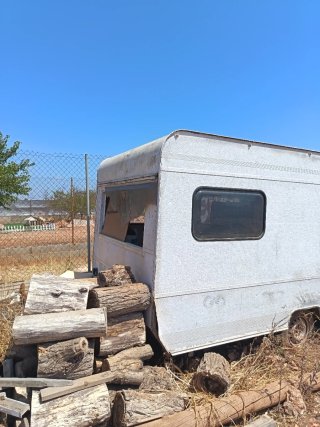 Caravana Adria para restaurar