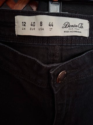 Pantalón vaquero negro