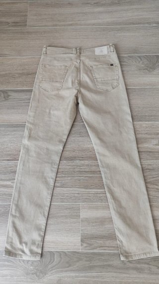 Pantalón beige hombre