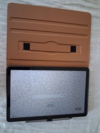 Tablet Lenovo TB125FU + Accesorios