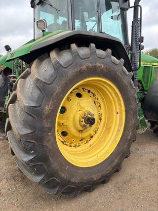 Tractor John Deere 7710