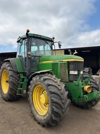 Tractor John Deere 7710