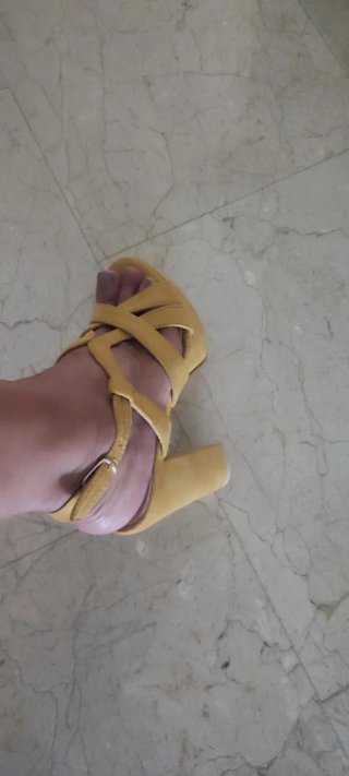 Sandalias DANA Beige/Amarillas Tacon