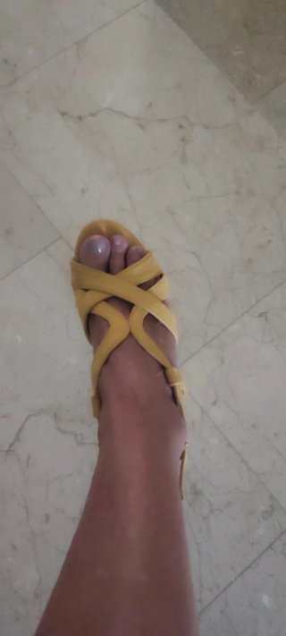 Sandalias DANA Beige/Amarillas Tacon