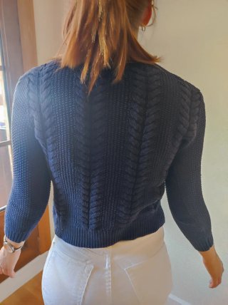Chaqueta de punto azul marino trenzado