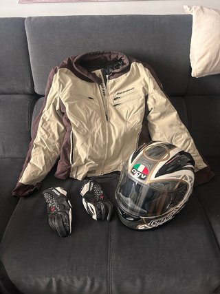 Conjunto Moto: Casco AGV, Chaqueta Bering, Guantes