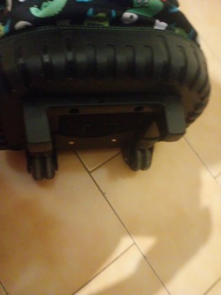 Mochila con ruedas y estampado de monstruos