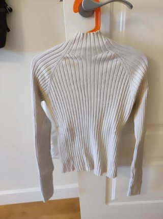 Jersey fino beige ajustado