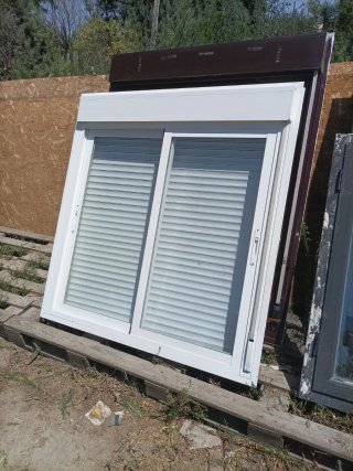 Ventana aluminio correderas con persianas