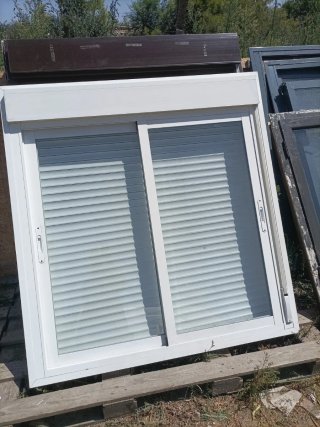 Ventana aluminio correderas con persianas