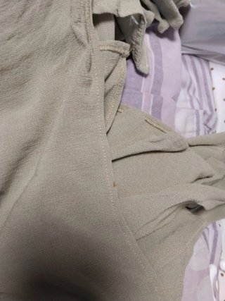 Blusa y falda verde oliva con bordado