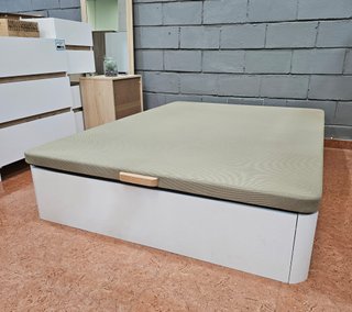 Canapé abatible de madera y base tapizada