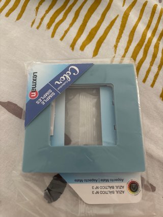 2 Interruptores y 2 Enchufes Lexman Color Azules