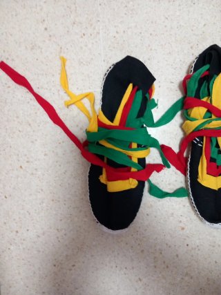 Zapatos de Verdiales negros y multicolor