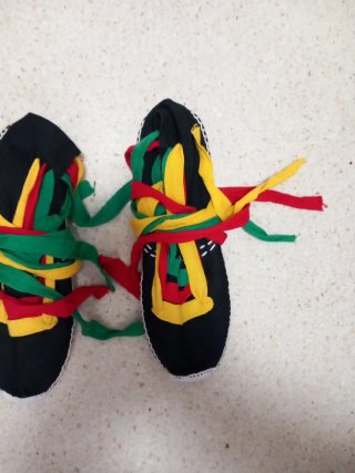 Zapatos de Verdiales negros y multicolor