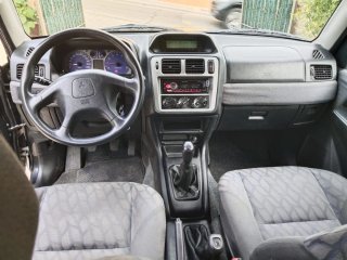 Mitsubishi Montero 2002