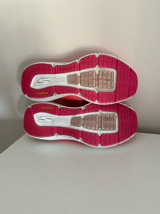 Zapatillas Skechers Gorun Archfit rosa