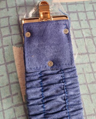 Cintura donna blu con fibbia dorata