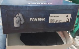 Zapatos de seguridad negros y grises