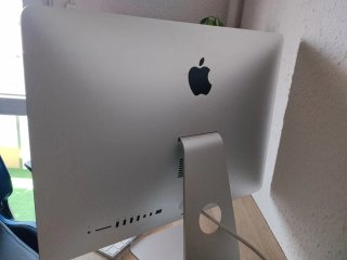 iMac 21.5 con teclado, ratón y caja originales