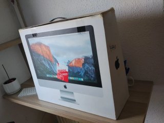 iMac 21.5 con teclado, ratón y caja originales