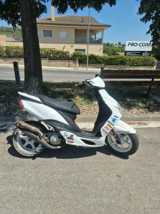 Yamaha Jog RR Blanca