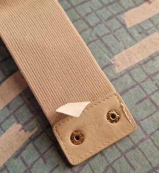 Cintura donna beige con anelli dorati