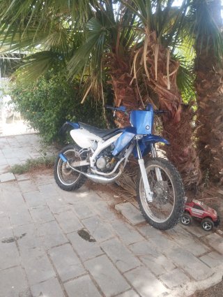 Ciclomotor Enduro/Motocross Azul y Blanco