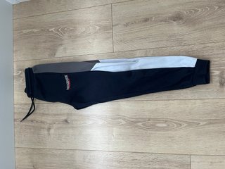 Pantalones McKenzie Negro Gris Blanco