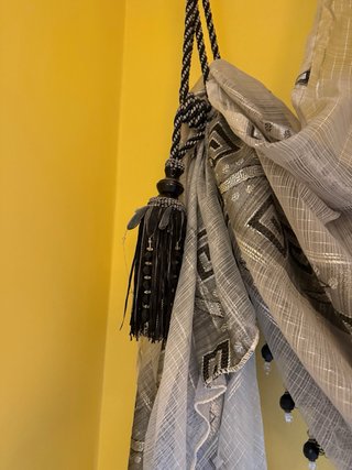 Cortina Bando con Pedrería Beige y Negro