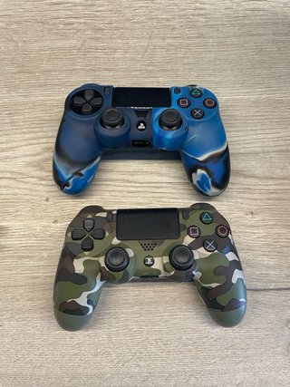 PS4 (PlayStation 4) con base y 2 mandos
